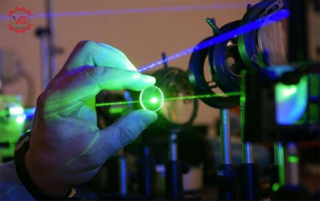 phong ngua tia laser