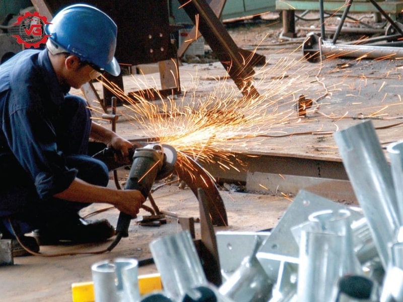 cach dam bao an toan khi cat kim loai