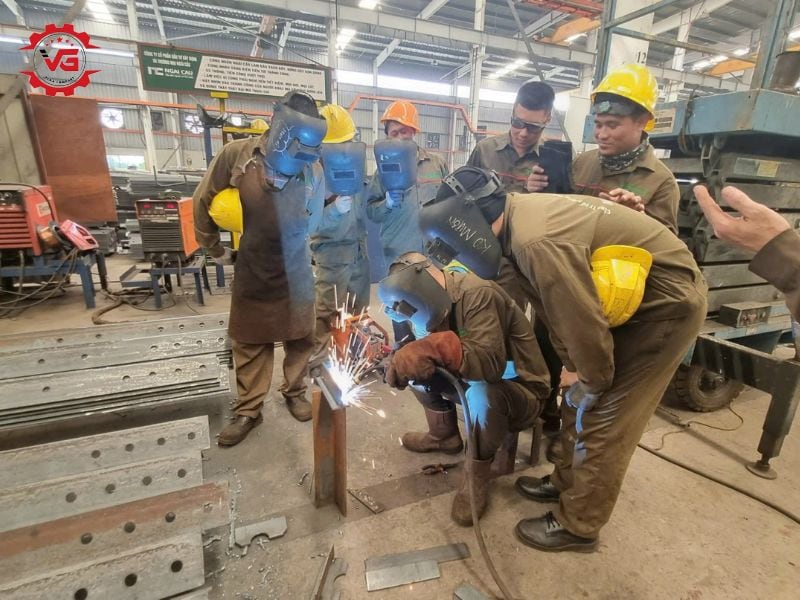 Chi tiết Tổng Hợp Quy Định Về Hàn Cắt Kim Loại Mới Nhất 11 cong viec han cat kim loai co nguy hiem khong